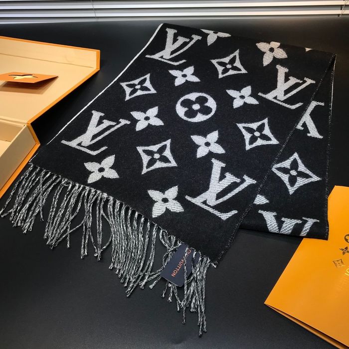 Louis Vuitton Scarf LV00027